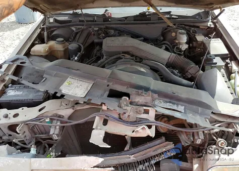 1995 Lincoln Town Car Executive from USA, damaged, VIN 1LNLM81W1SY671793